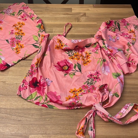 NY & COMPANY ⭐️ floral top - Picture 4 of 7